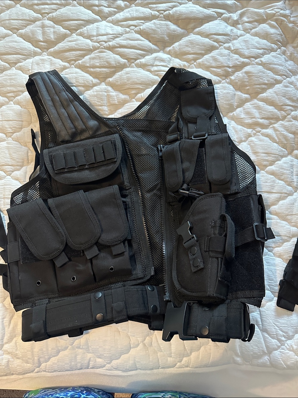 Tactical Black Utility Vest with Multiple Pouches